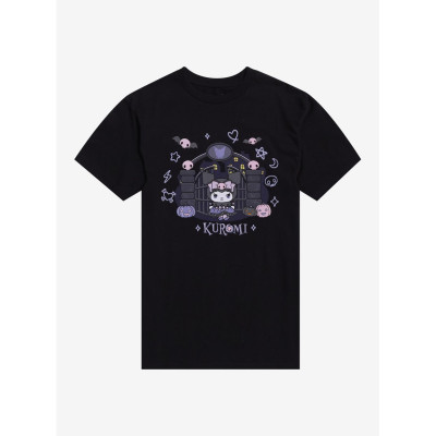 Kuromi's Mischief Mansion Puff Print T-Shirt - Import Novembre 202535326089_hi?$productMainDesktop$&fmt=auto1234535326089