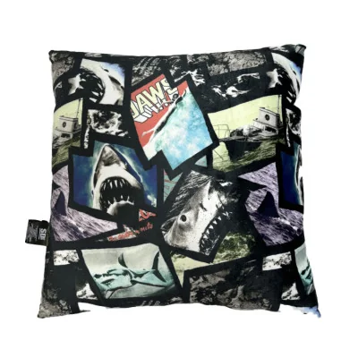 SD toys - Jaws Coussin 45X45Cm Collage Poster - arrivage novembre 2024 -