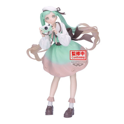 Banpresto - Hatsune Miku Holiday Memories Camera 20cm W125 - arrivage juillet 2025 -www.lsj-collector.fr