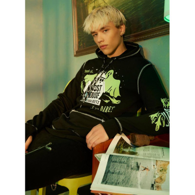 Beetlejuice Beetlejuice Ghost House Glow-In-The-Dark Sweatshirt à capuche - Préco Juin 202532099668_hi?$productMainDesktop$&fmt=