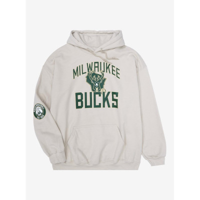 Her Universe NBA Milwaukee Bucks Sweatshirt à capuche Plus Size - Préco Juin 202520240449_hi?$productMainDesktop$&fmt=auto123452